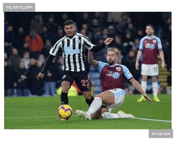 诺丁汉森林2-1逆转伯恩利，逃离降级区